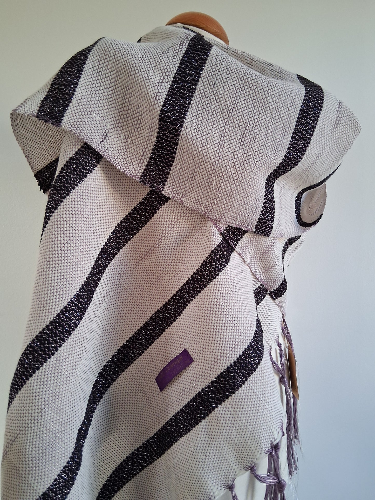 Cosmia Lambswool Noir Silver